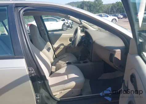 2002 Saturn S-Series Sl1 z USA, uszkodzony, nr VIN 1G8ZH52812Z227514